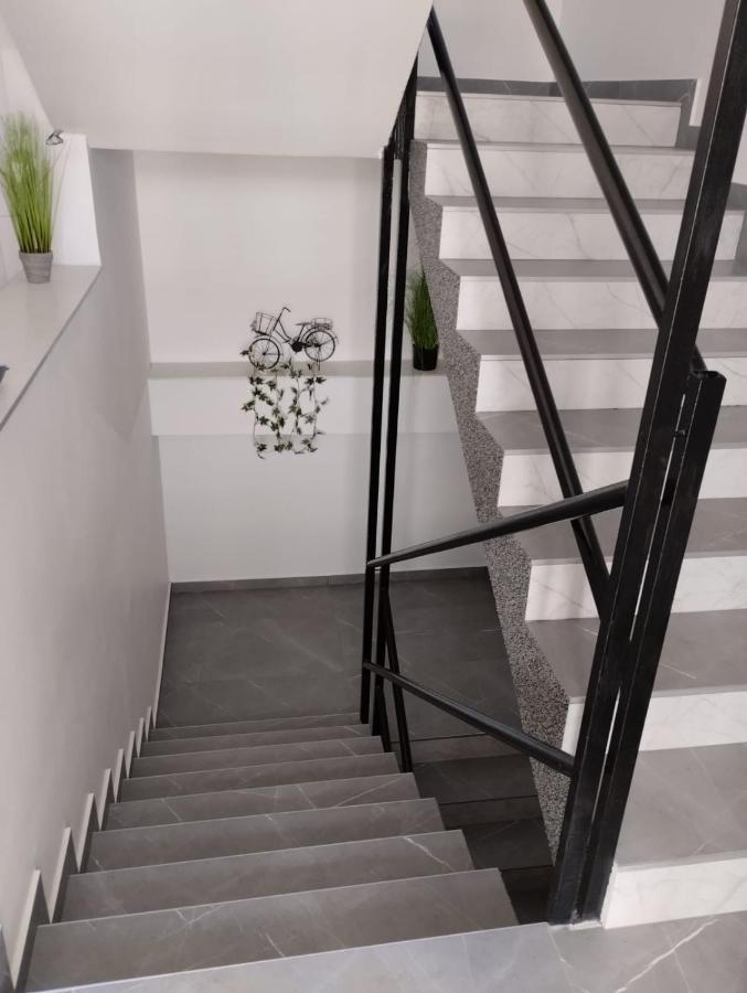 , With Balcony And Free Parking *