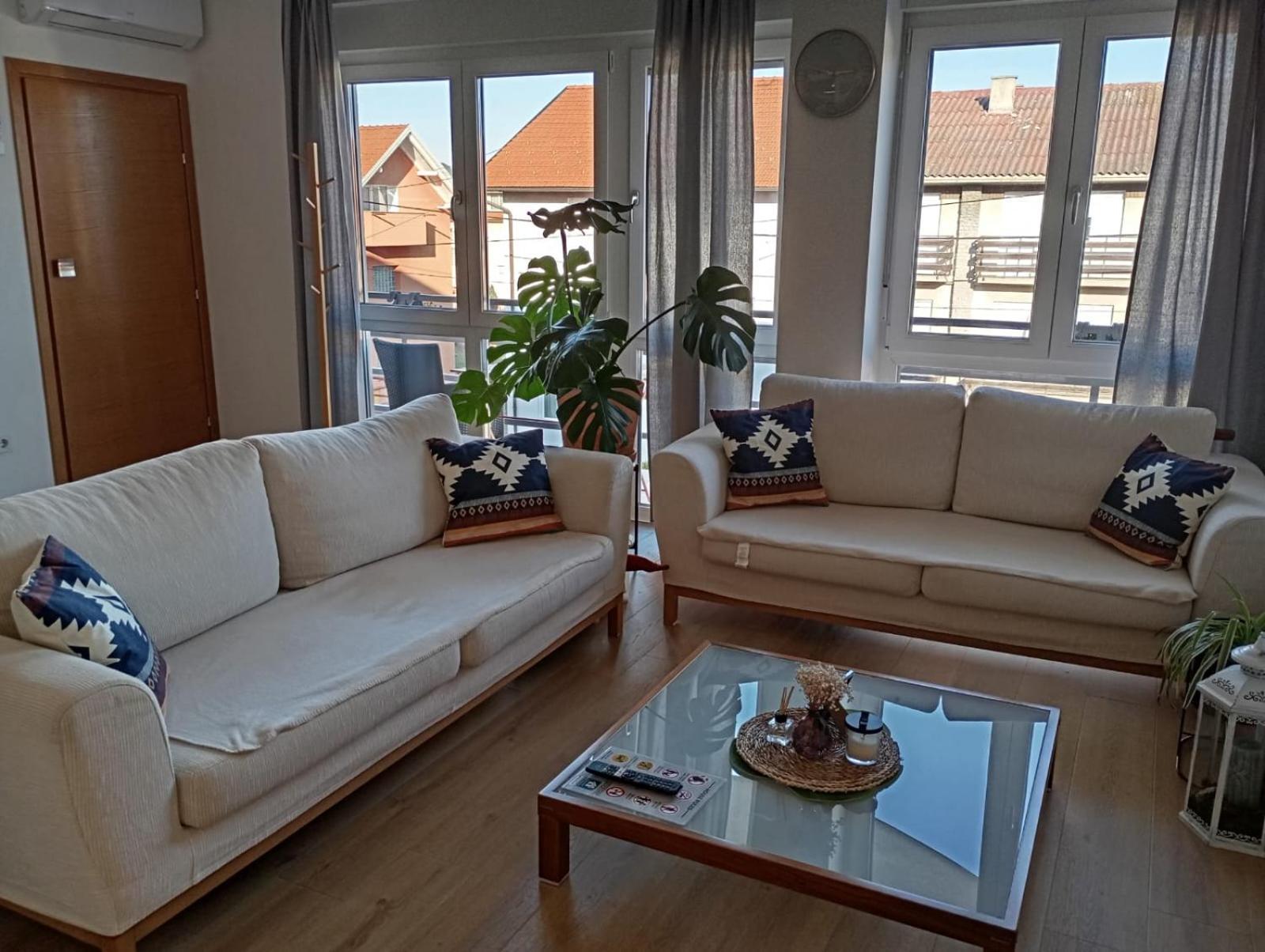 , With Balcony And Free Parking Apartment Zagreb